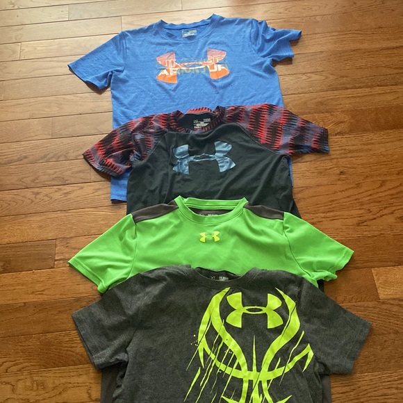 Bundle of UA short sleeve shirts - Picture 1 of 5